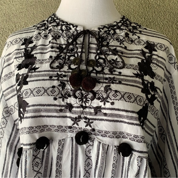 “Ethnic by Outfitters” Embroidered Peasant Blouse size L - Picture 4 of 11